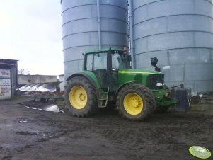 John Deere 6930