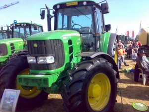 John Deere 6930 