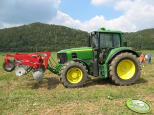 John Deere 6930