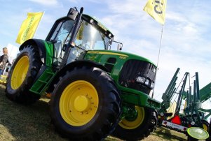 John Deere 6930