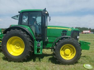 John Deere 6930