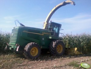 John Deere 7400