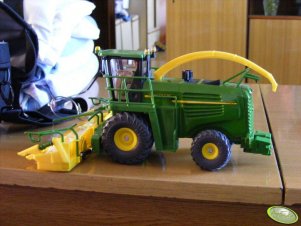 John Deere 7400