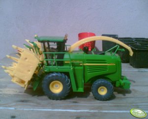 John Deere 7400