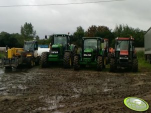 John Deere 7430