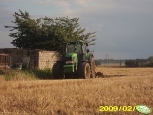 John Deere 7430