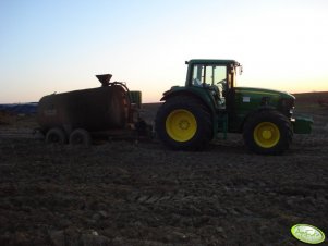 John Deere 7430