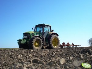 John Deere 7430