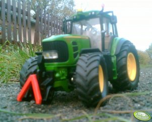 John Deere 7530