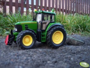 John Deere 7530