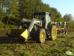 John Deere 7700 + Kverneland 4 skiby