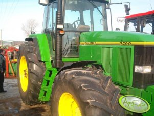 John Deere 7700