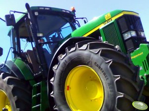 John Deere 7810