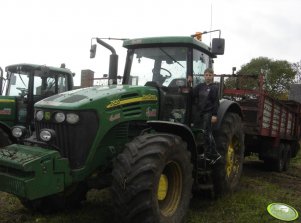 John Deere 7820