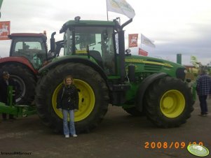 John Deere 7820