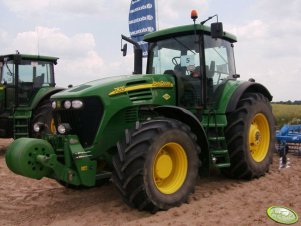 John Deere 7820