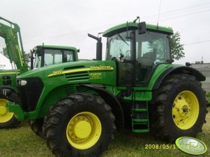 John Deere 7820