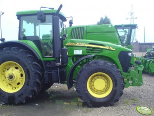 John Deere 7820