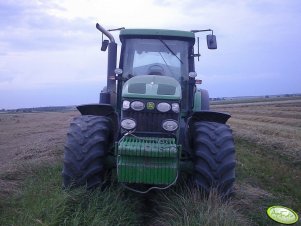 John Deere 7820