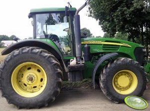 John Deere 7820