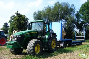 John Deere 7820