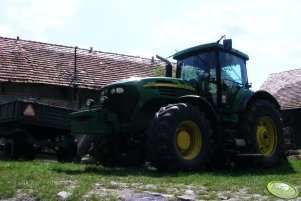 John Deere 7820