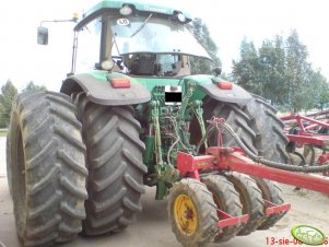 John Deere 7820