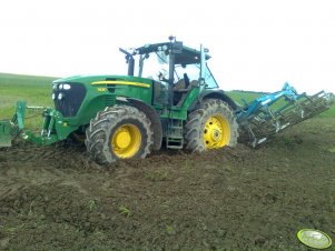 John Deere 7830