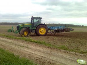 John Deere 7830