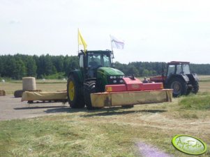 John Deere 7830