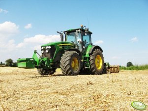 John Deere 7830