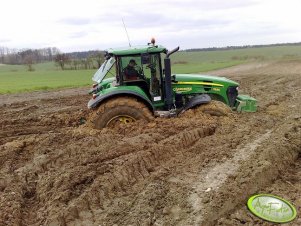 John Deere 7830