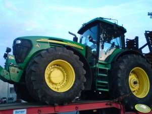 John Deere 7920