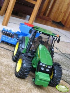 John Deere 7930 + Lemken Solitair 9 - Bruder