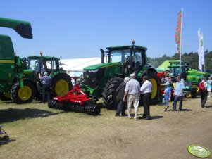 John Deere 7R