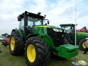 John Deere 7R