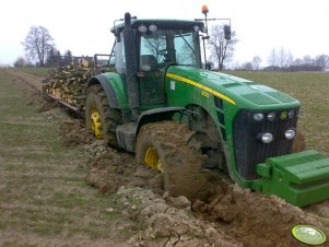 John Deere 8130