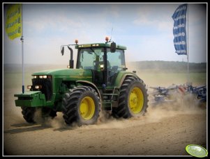 John Deere 8200