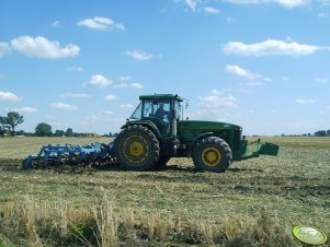 John Deere 8200