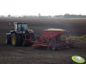 John Deere 8220 + Vaderstad Rapid 400 P