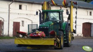 John Deere 8220