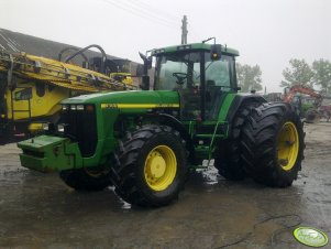 John Deere 8300