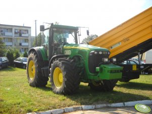 John Deere 8320