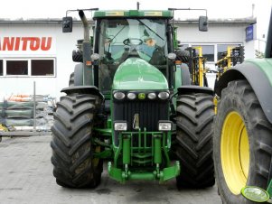 John Deere 8320