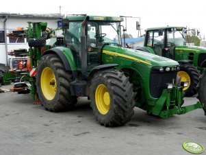 John Deere 8320