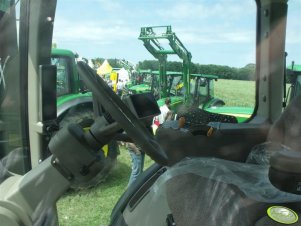 John Deere 8320R