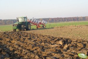 John Deere 8400 + Kuhn challenger 7 