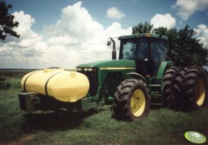 John Deere 8400