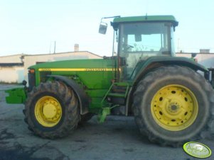 John Deere 8400