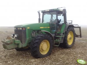 John Deere 8400